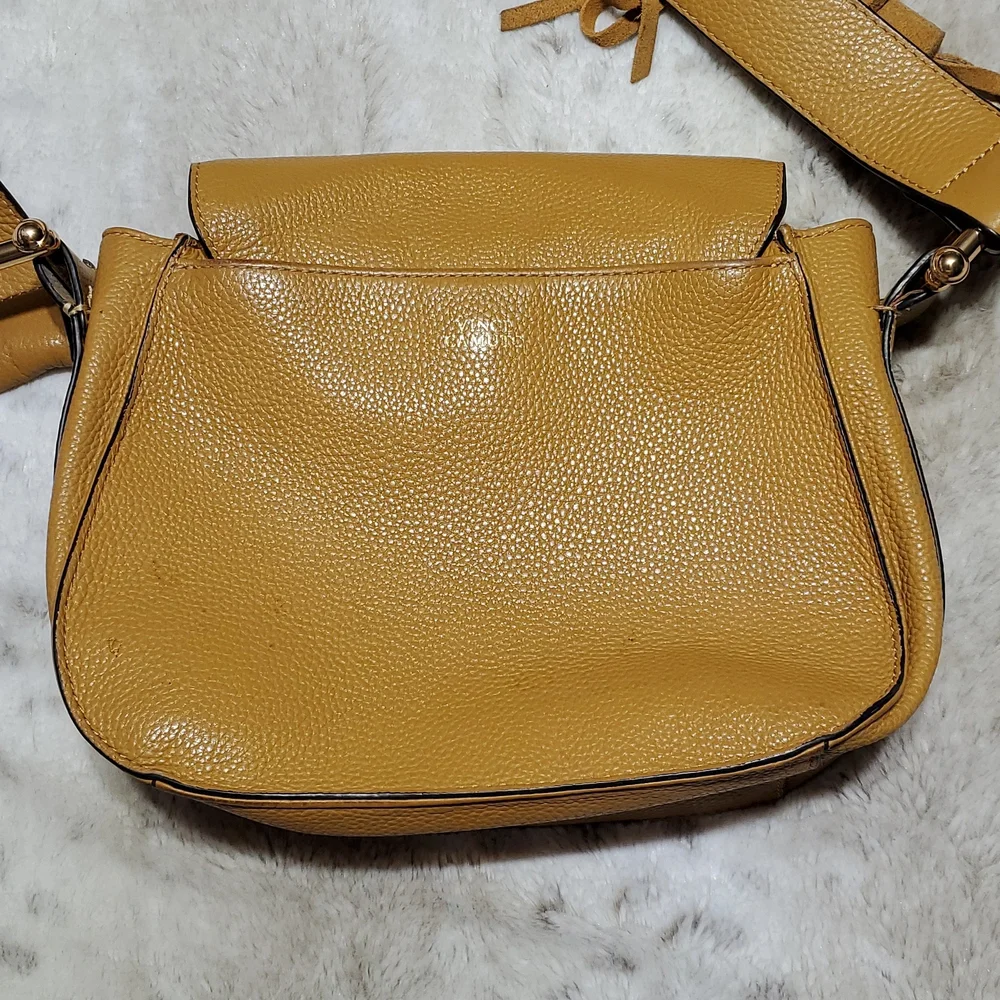 Vince Camuto Caramel Tal Crossbody Leather Saddle Purse w Horseshoe Hardware - Picture 8 of 11